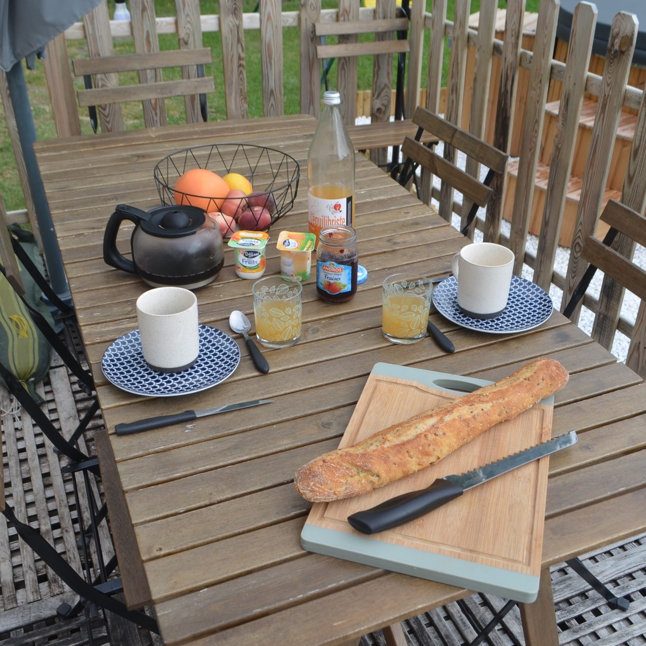 petit déjeuner sur la terrasse