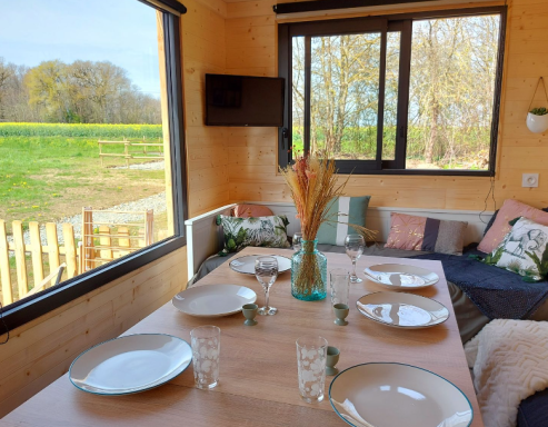 la table à manger dans le gîte